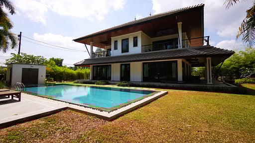 Laguna Villa Seventy Five Swimming pool
