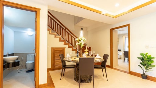 Laguna Villa Thirty Five Dining area