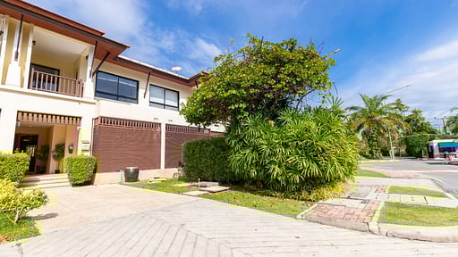 Laguna Villa Thirty Five Parking areas