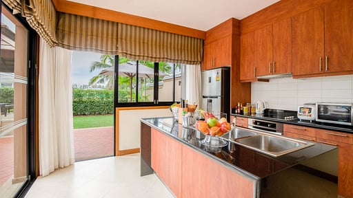 Laguna Villa Thirty Nine Kitchen