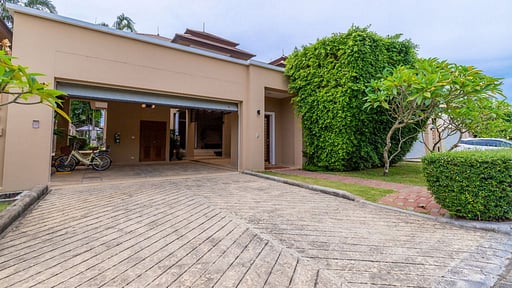 Laguna Villa Thirty Nine Parking areas