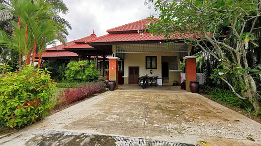 Laguna Villa Twelve Parking areas