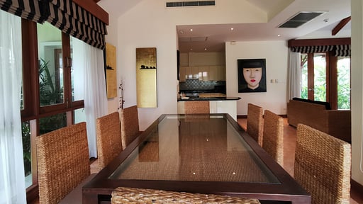 Laguna Villa Twelve Dining area
