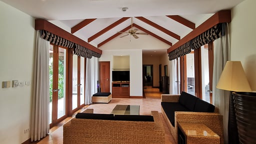Laguna Villa Twelve Living room