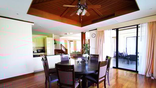 Laguna Villa Twenty Dining area
