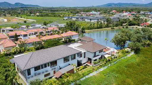 Lake View Villa Drone pictures