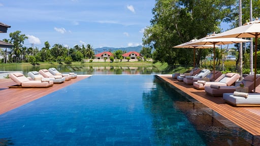 Lake View Villa Swimming pool
