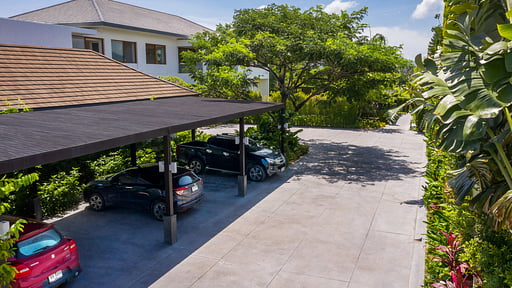 Lake View Villa Parking areas