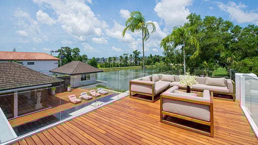 Lake View Villa Bedroom 1