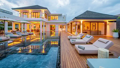 Lake View Villa Swimming pool