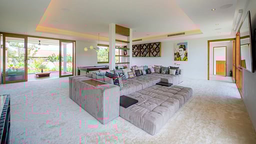 Lake View Villa Living room 2