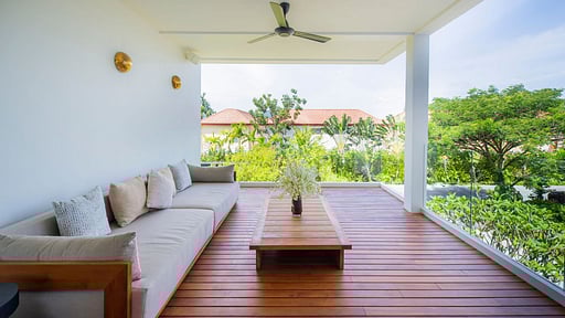 Lake View Villa Terrace/Veranda