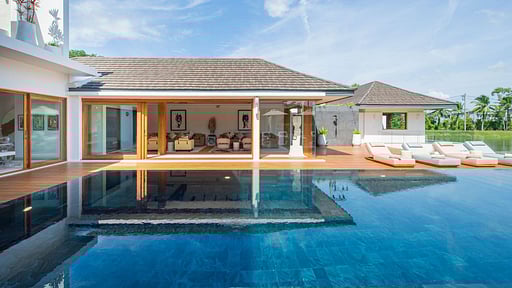 Lake View Villa Swimming pool