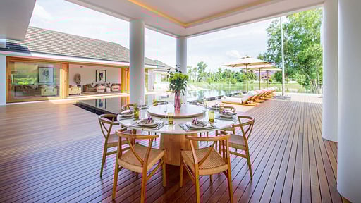 Lake View Villa Terrace/Veranda