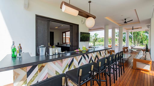 Lake View Villa Outdoor bar
