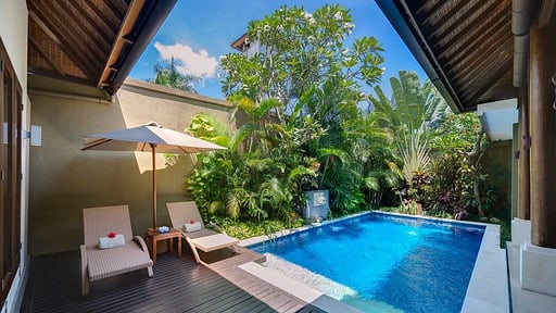 Lakshmi Villa Solo Swimming pool