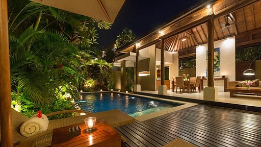 Lakshmi Villa Solo Swimming pool
