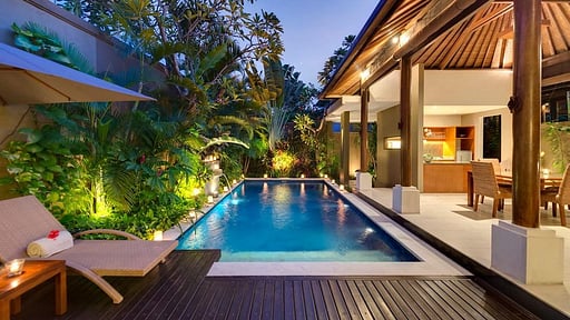 Lakshmi Villa Solo Swimming pool