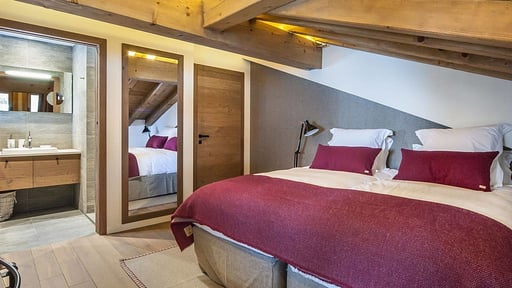 Chalet Le 1550 Bedroom 1