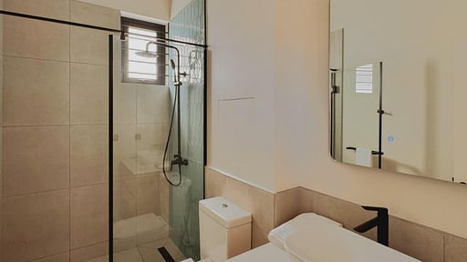 Le Dalblair Premium Bedroom 1