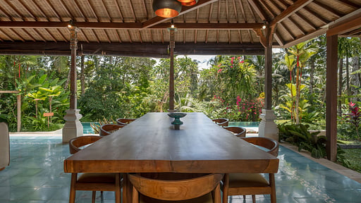 Le Kawan Villa Dining area