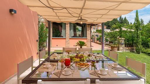 Villa Le Panteraie Terras/Veranda