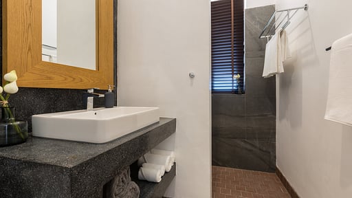 Lemongrass Residence Bedroom 1