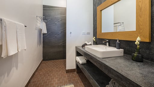 Lemongrass Residence Bedroom 5