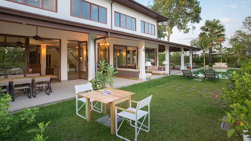 Lemongrass Residence Garden