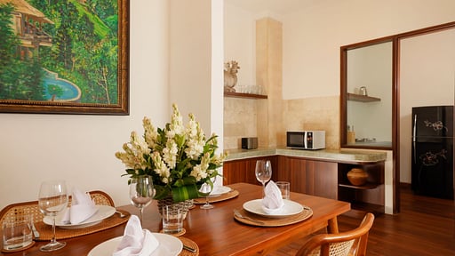 Villa Leona Valley 2 Bedroom Dining area