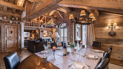Chalet Les 3 Soeurs Dining area