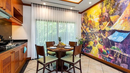 Lily Villa Dining area