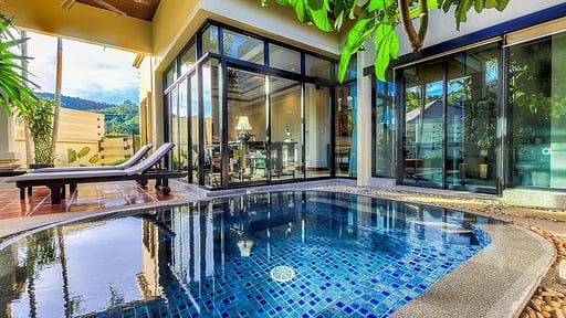 Lily Villa Swimming pool