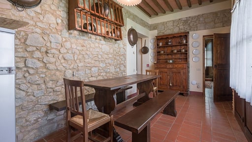 Linari Apartment Dining area