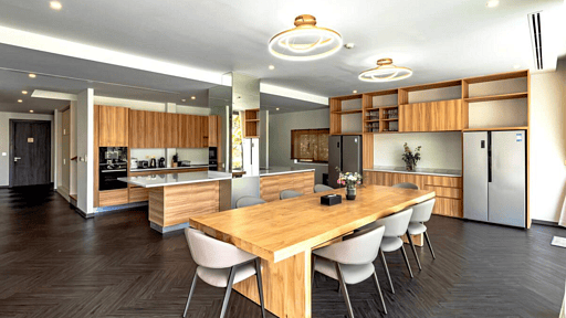 Lion Villa Dining area