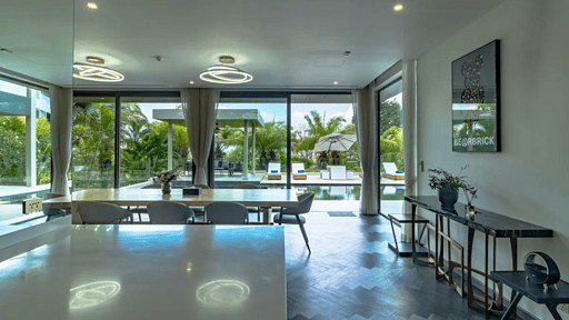 Lion Villa Living room