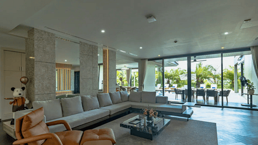 Lion Villa Living room