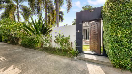 Lipa Talay Jed Others