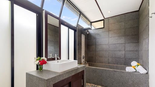 Lipa Talay Jed Bedroom 1