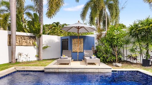 Lipa Talay Jed Swimming pool