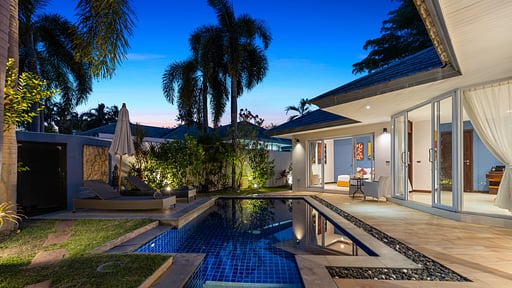 Lipa Talay Jed Swimming pool