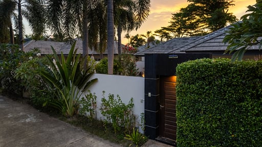 Lipa Talay Jed Others