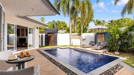 Lipa Talay Jed Swimming pool