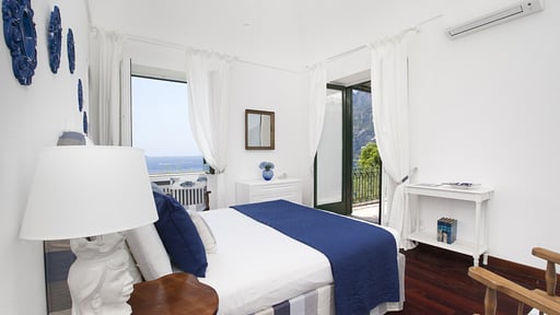 Villa Lo Scoglio Bedroom 2