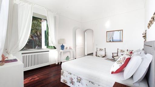 Villa Lo Scoglio Bedroom 1