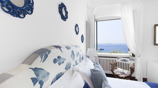 Villa Lo Scoglio Bedroom 2