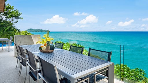 Villa Lomchoy Dining area