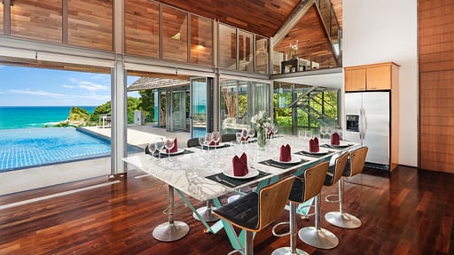 Villa Lomchoy Dining area