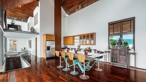 Villa Lomchoy Dining area