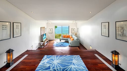 Villa Lomchoy Media room